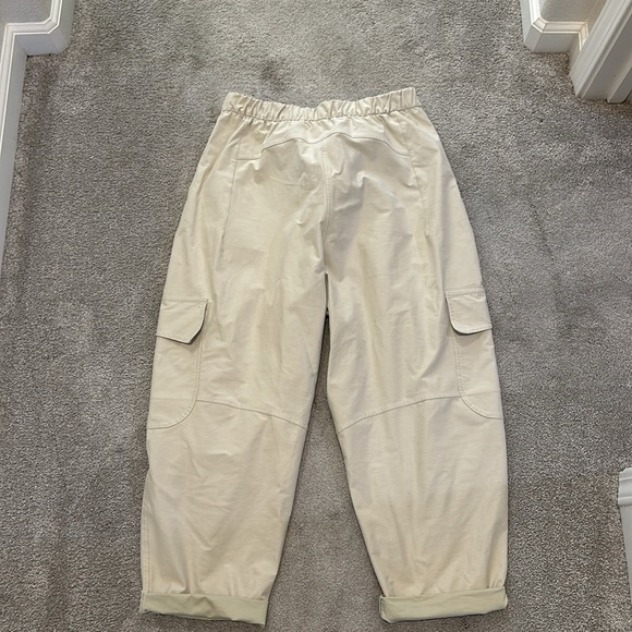 Lululemon Light Utilitech Pocket High-Rise Cargo Pant - Picture 3 of 4